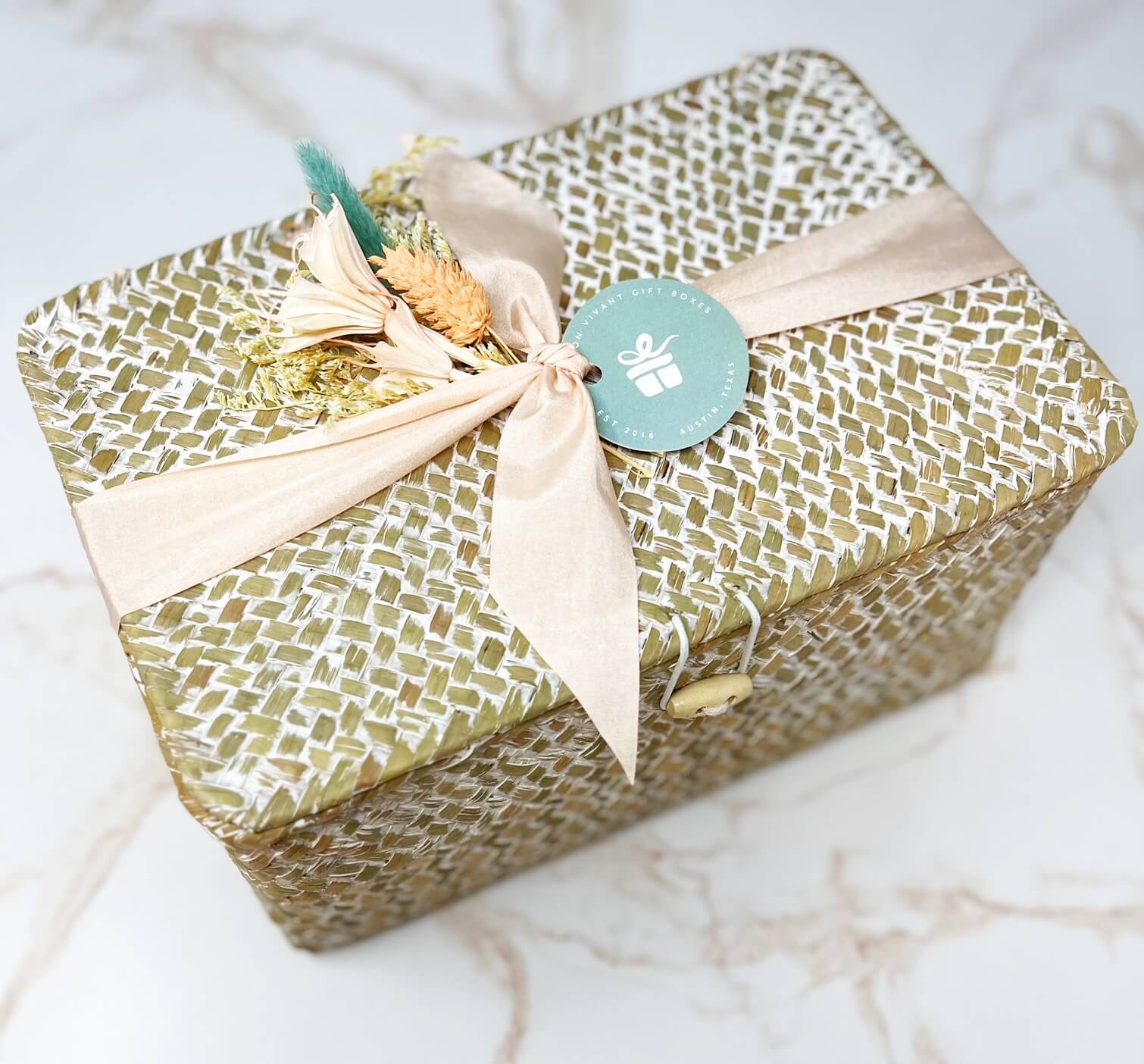 woven gift basket with hinged lid